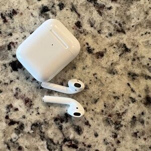 2nd gen Apple AirPods
